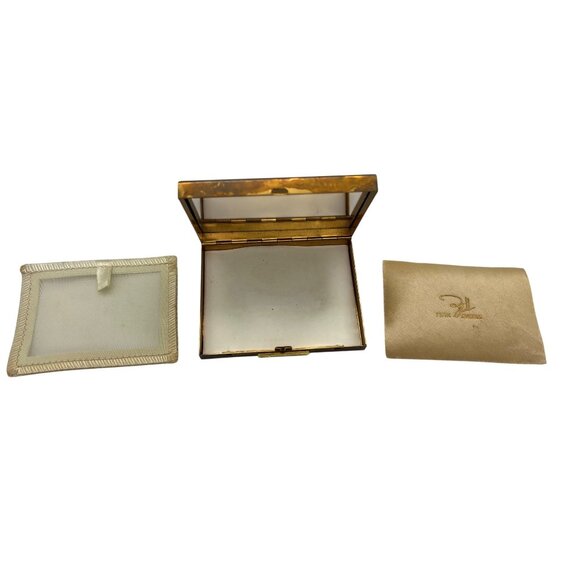 Vintage Fifth Avenue Engraved Gold Tone Powder Compact Mirror Puff 3" x 2" MCM - Picture 7 of 9